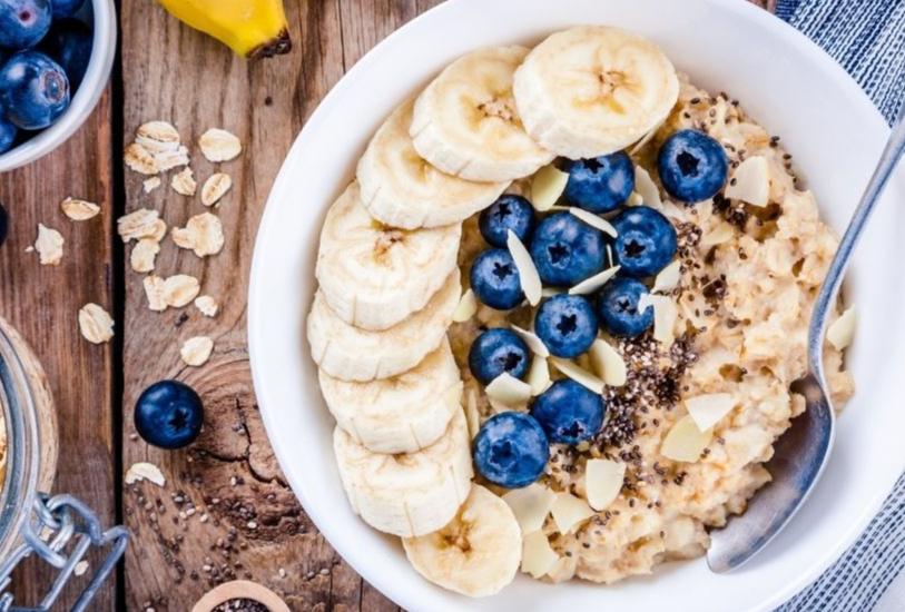 Mein Motto am Morgen: Porridge mit Beeren u. Nüssen